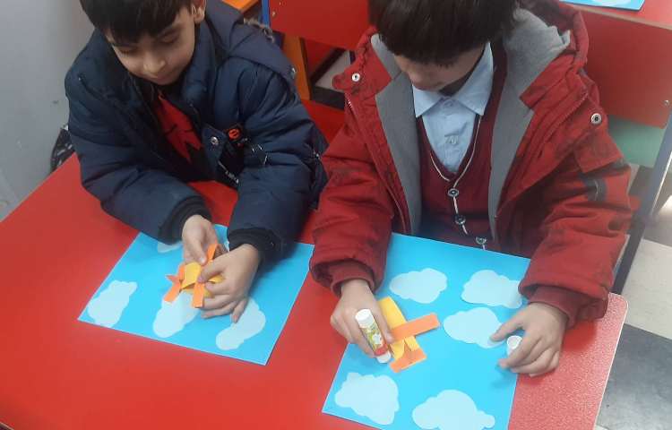 ساخت ماکت هواپیما به مناسبت روز نیروی هوایی 6