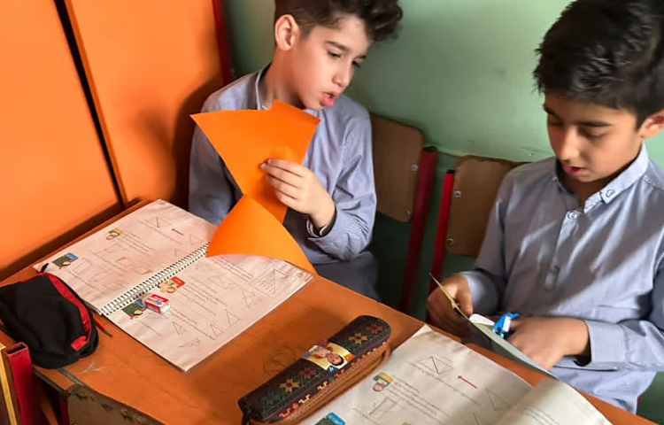 ساخت متوازی الاضلاع به کمک دو مثلث 2