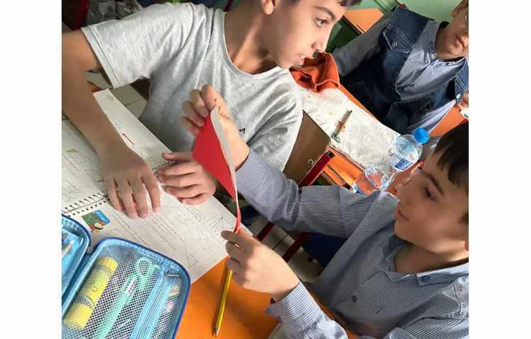 ساخت متوازی الاضلاع به کمک دو مثلث 4