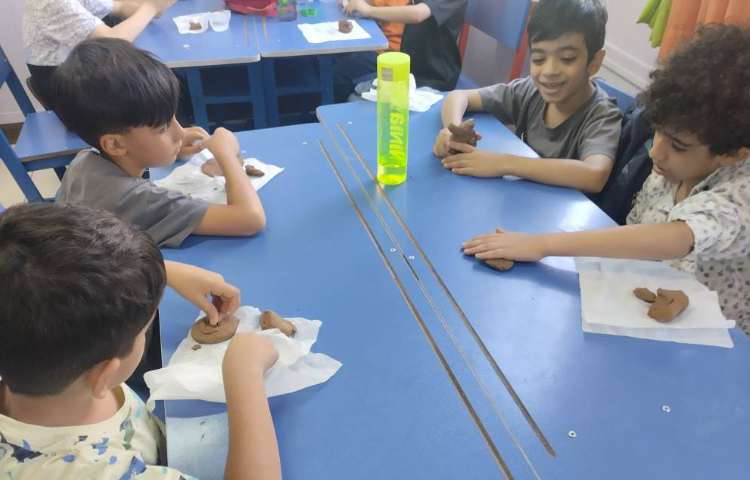 ساخت مجسمه صورتک با خمیرسفال 1