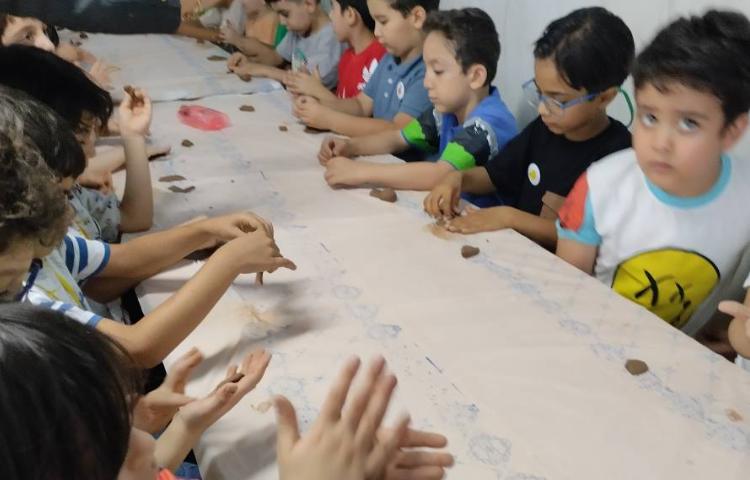 ساخت مجسمه صورتک با خمیرسفال 11