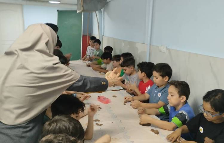 ساخت مجسمه صورتک با خمیرسفال 12