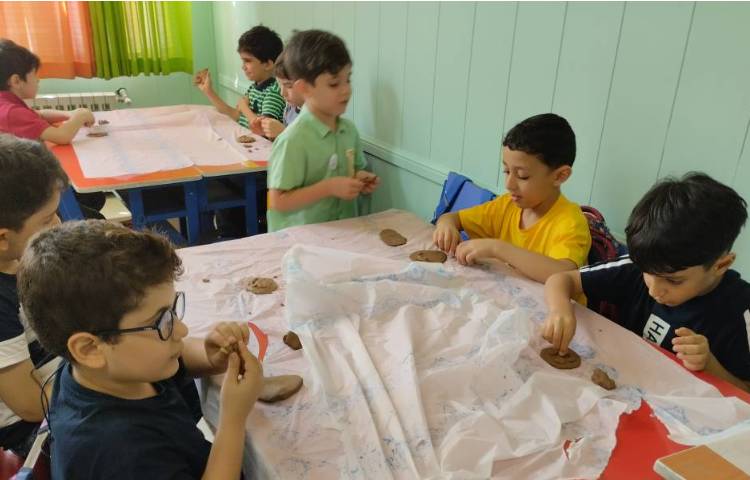 ساخت مجسمه صورتک با خمیرسفال 3