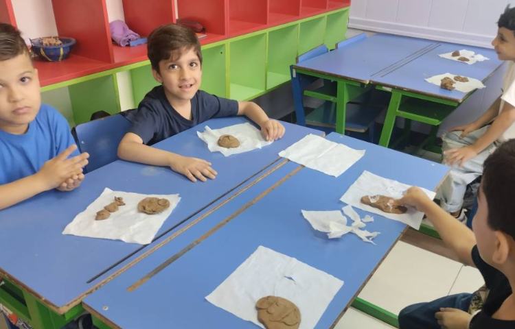 ساخت مجسمه صورتک با خمیرسفال 4