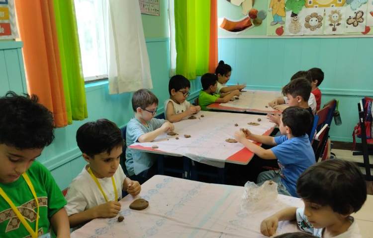 ساخت مجسمه صورتک با خمیرسفال 5