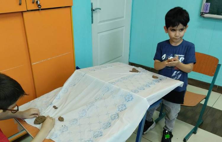 ساخت مجسمه صورتک با خمیرسفال 6