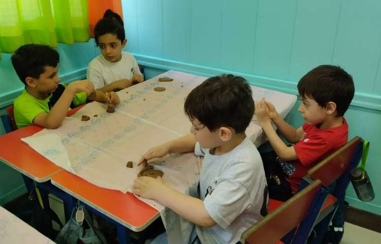 ساخت مجسمه صورتک با خمیرسفال 7