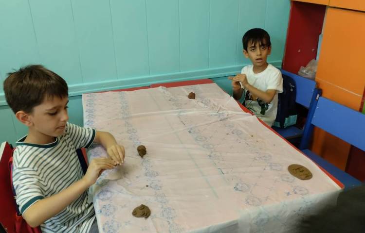 ساخت مجسمه صورتک با خمیرسفال 8