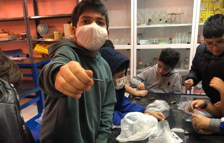 ساخت و آشنایی با آهن ربا از طریق سیم پیچ الکتریکی 3