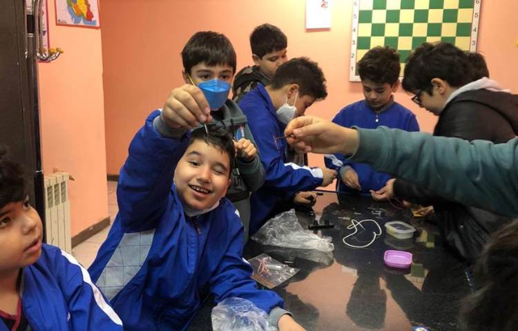 ساخت و آشنایی با آهن ربا از طریق سیم پیچ الکتریکی 5