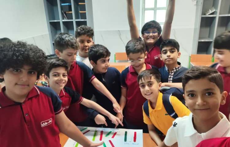 ساخت و رنگ آمیزی پرچم ایتالیا به صورت گروهی 2