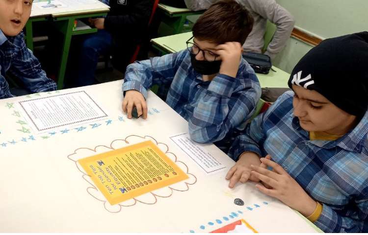 ساخت و طراحی پوستر زبانی هفته ملی علوم پایه پنجم دبستان 3