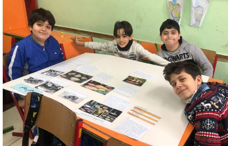 ساخت و طراحی پوستر هفته ملی علوم پایه چهارم دبستان 4