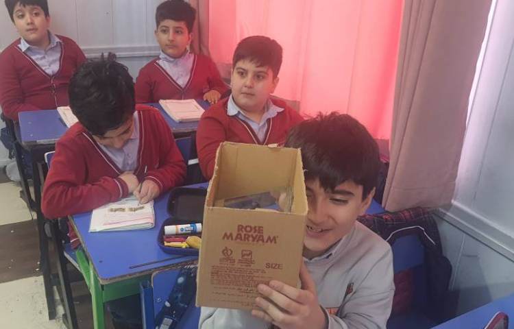 ساخت پریسکوپ و تماشای محیط اطراف با پریسکوپ 1