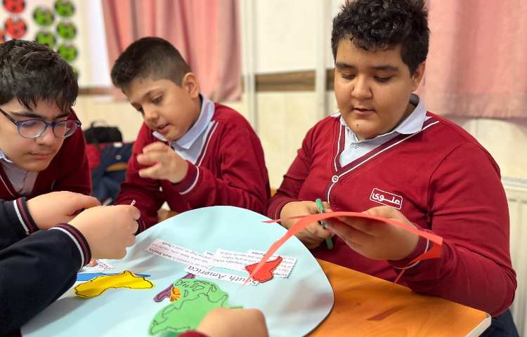 ساختِ پوستر با موضوعِ Continents در زنگ زبان عمومی 5
