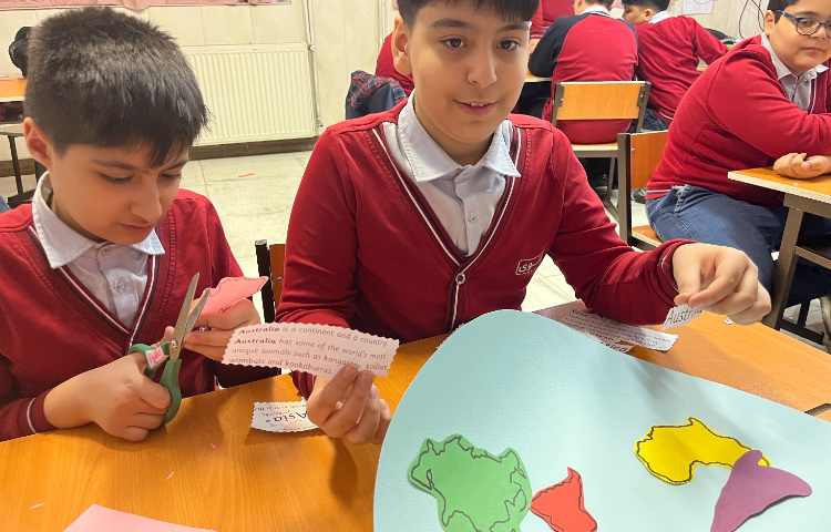 ساختِ پوستر با موضوعِ Continents در زنگ زبان عمومی 6
