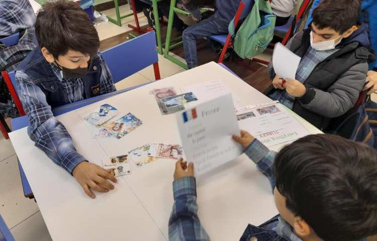 ساخت پوستر هفته ملی علوم دانش آموزان پایه چهارم دبستان 3