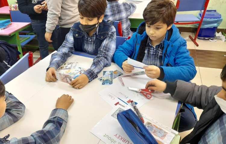 ساخت پوستر هفته ملی علوم دانش آموزان پایه چهارم دبستان 4