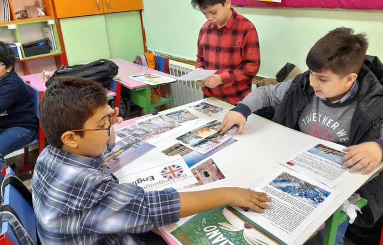 ساخت پوستر هفته ملی علوم دانش آموزان پایه چهارم دبستان 6