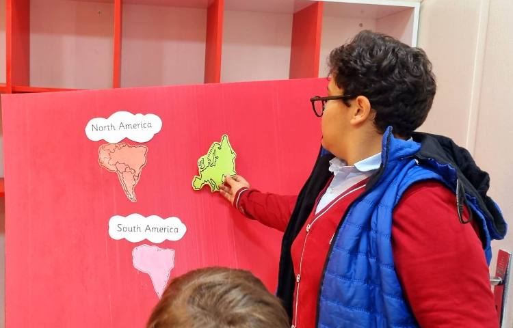 ساخت پوسترِ Continents-هفته‌ی ملی علوم 2