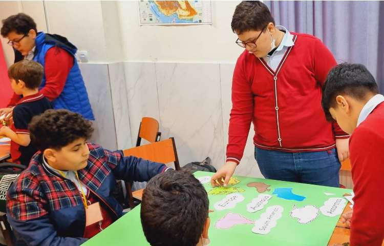 ساخت پوسترِ Continents-هفته‌ی ملی علوم 5