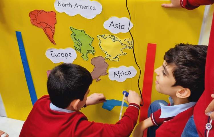 ساخت پوسترِ Continents-هفته‌ی ملی علوم 6