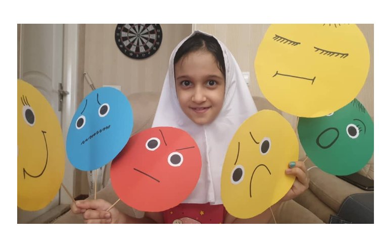 ساخت کاردستی احساسات و آشنایی با کلمات آن به زبان انگلیسی پایه سوم