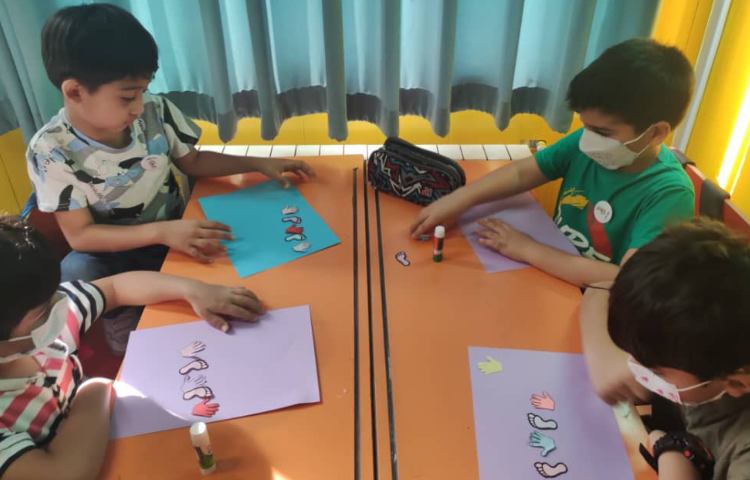 :ساخت کاردستی الگو و کاردستی ساعت، کلاس فضانوردان 2