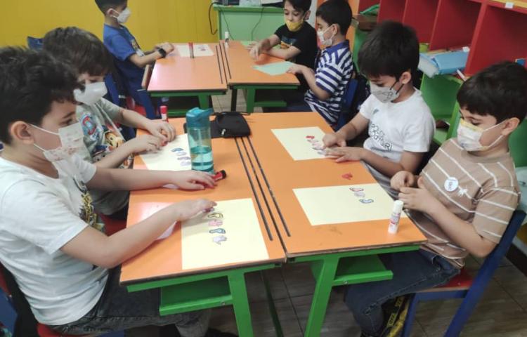 :ساخت کاردستی الگو و کاردستی ساعت، کلاس فضانوردان 5