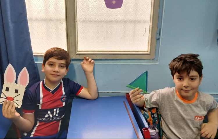 ساخت کاردستی با استفاده از وسایل بازیافتی 1