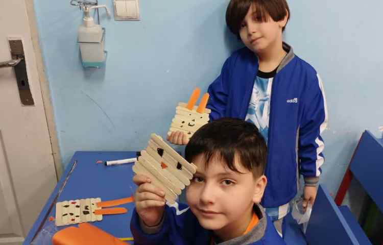 ساخت کاردستی با استفاده از وسایل بازیافتی 4