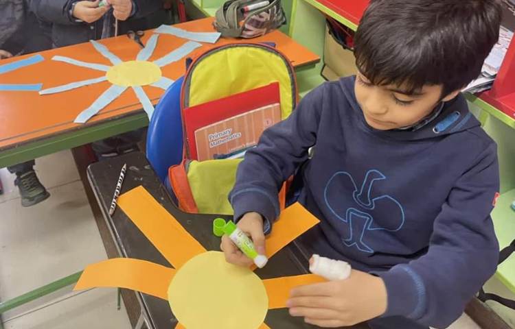ساخت کاردستی خورشید و نوشتن کلمات استثنا پایه اول دبستان 1