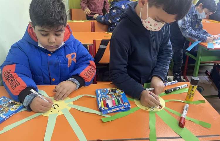 ساخت کاردستی خورشید و نوشتن کلمات استثنا پایه اول دبستان 11