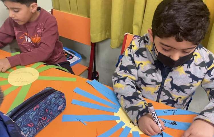 ساخت کاردستی خورشید و نوشتن کلمات استثنا پایه اول دبستان 9