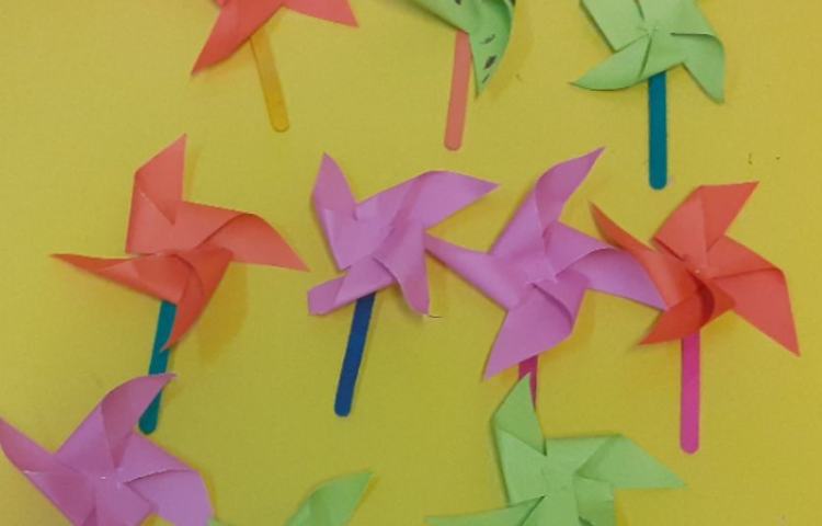 ساخت کاردستی فرفره کاغذی 1