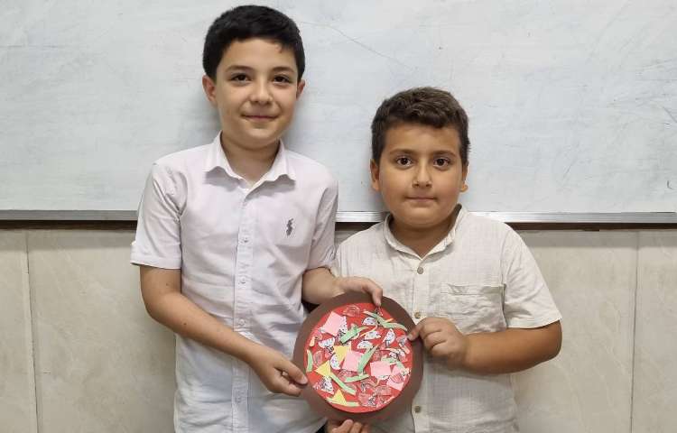 ساخت کاردستی پیتزا جهت تمرین مراحل درست کردن آن به زبان انگلیسی