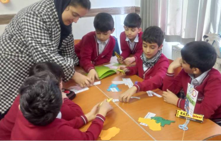 ساخت کتابچه‌ی قاره‌ها-هفته‌ی ملی علوم 10