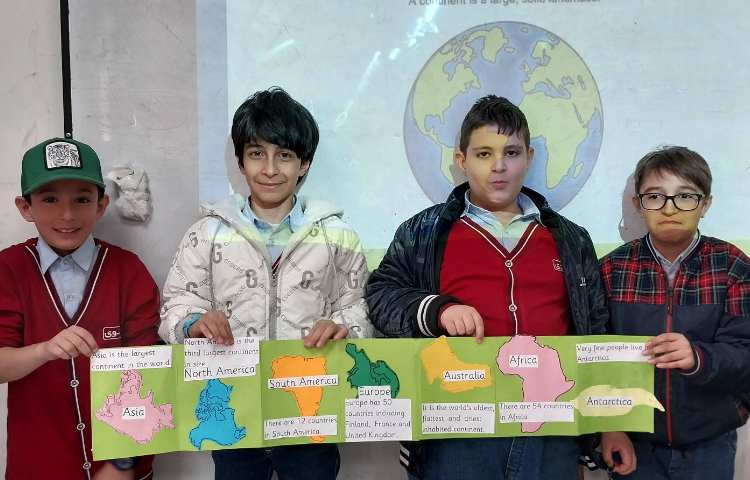 ساخت کتابچه‌ی قاره‌ها-هفته‌ی ملی علوم 13