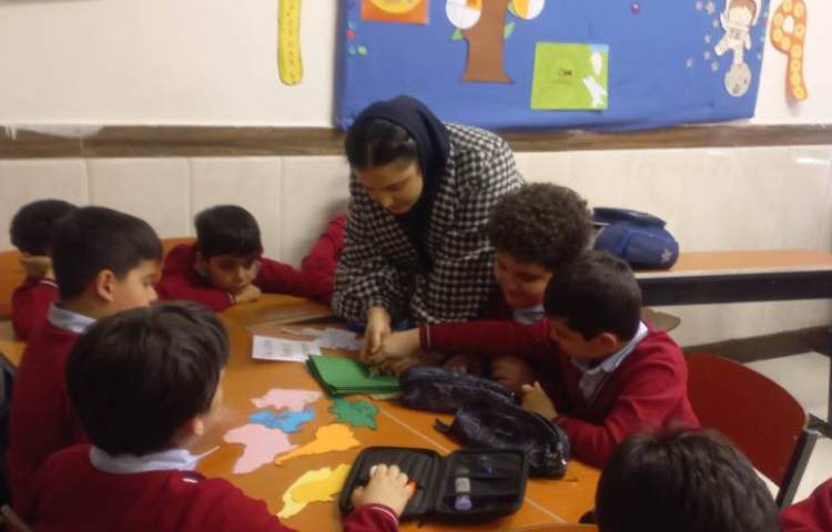 ساخت کتابچه‌ی قاره‌ها-هفته‌ی ملی علوم 14