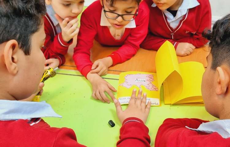 ساخت کتابچه‌ی قاره‌ها-هفته‌ی ملی علوم 3