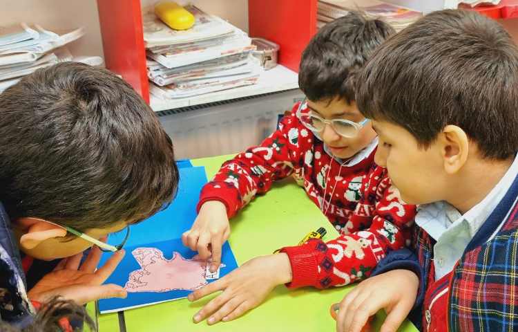 ساخت کتابچه‌ی قاره‌ها-هفته‌ی ملی علوم 4