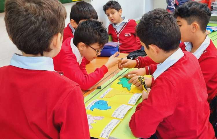 ساخت کتابچه‌ی قاره‌ها-هفته‌ی ملی علوم 7