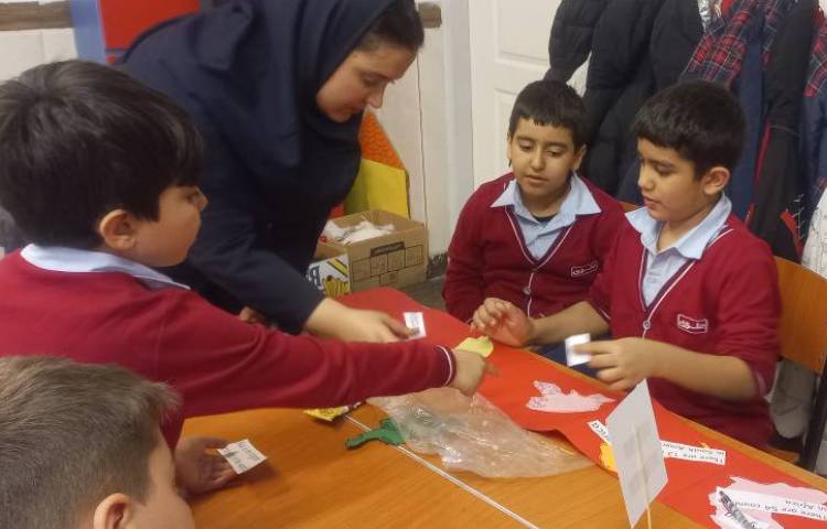 ساخت کتابچه‌ی قاره‌ها-هفته‌ی ملی علوم 9