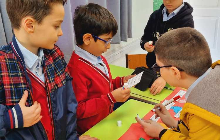 ساخت کتابچه‌ی قاره‌ها-هفته‌ی ملی علوم 9