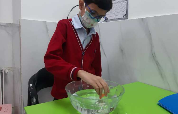 ساخت کشتی یونولیتی و خیس نشدن بادبان به دلیل وجود هوا در لیوان 3