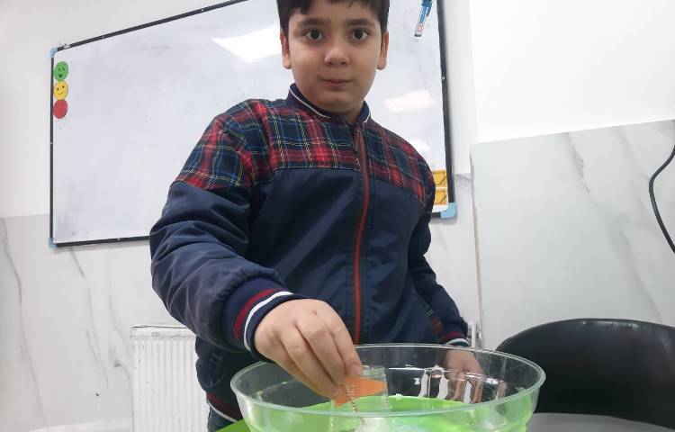 ساخت کشتی یونولیتی و خیس نشدن بادبان به دلیل وجود هوا در لیوان 4