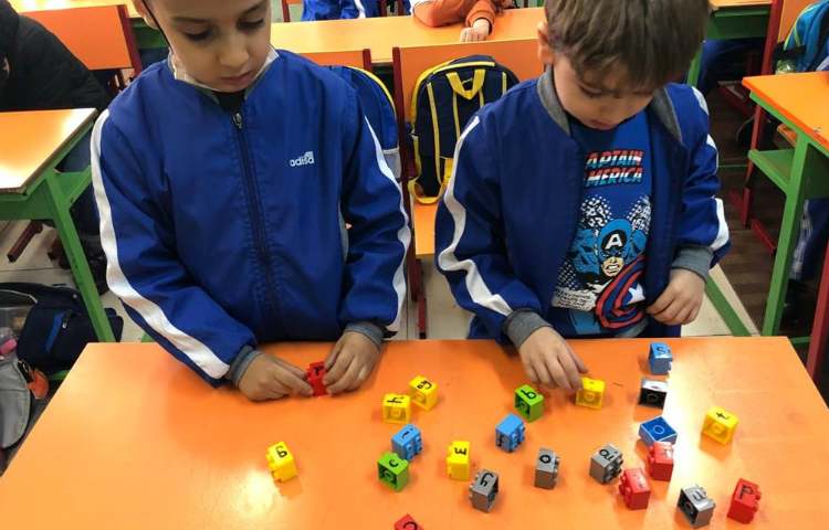 ساخت کلمات انگلیسی با حروف صدادار پایه اول 1