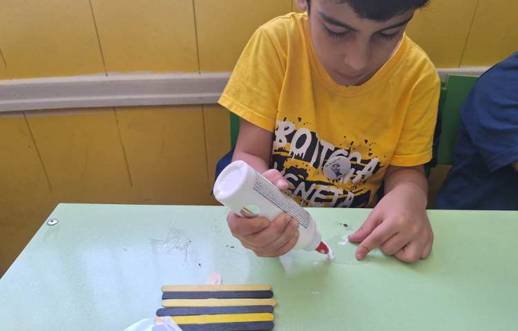 سازه های چوبی / مبحث زنبور عسل/ ساخت کاردستی زنبور عسل 1