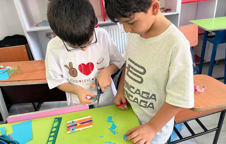 سازه چوبی با چوب بستنی 2