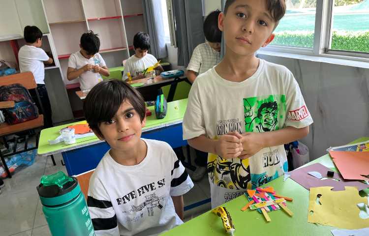 سازه چوبی با چوب بستنی 3